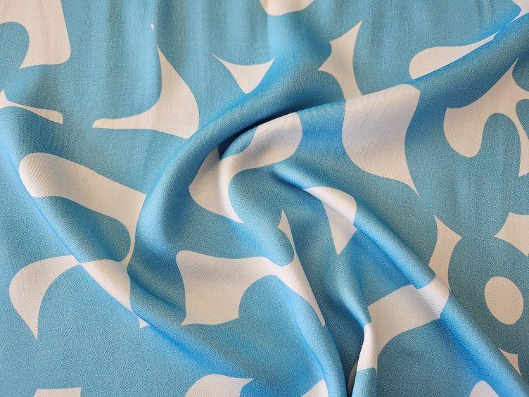 Viskose Satin Druck grafisch, hellblau