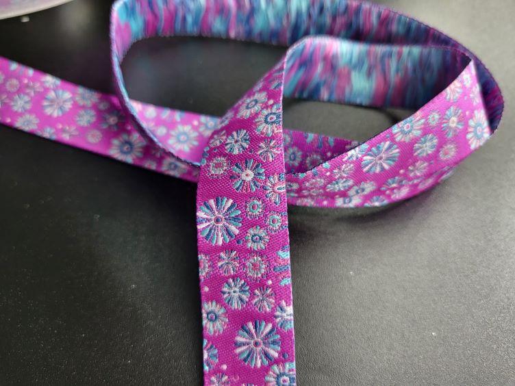 Dekoband Blumen auf violette 20mm