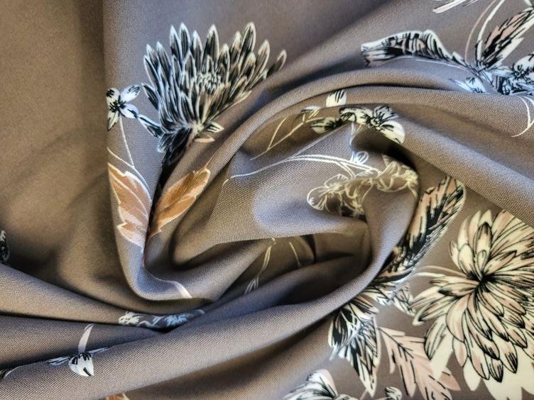 Viskosestoff mit Blumenprint Taupe